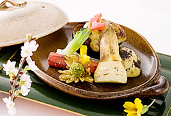 春野菜の陶板焼(メープルシロップの香りをそえて!!)
